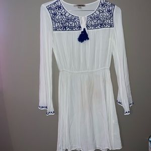 Forever 21 Contemporary Blue and White Dress Small